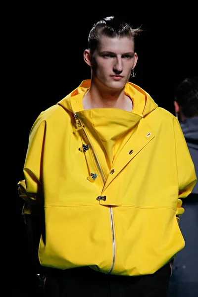 Look 17